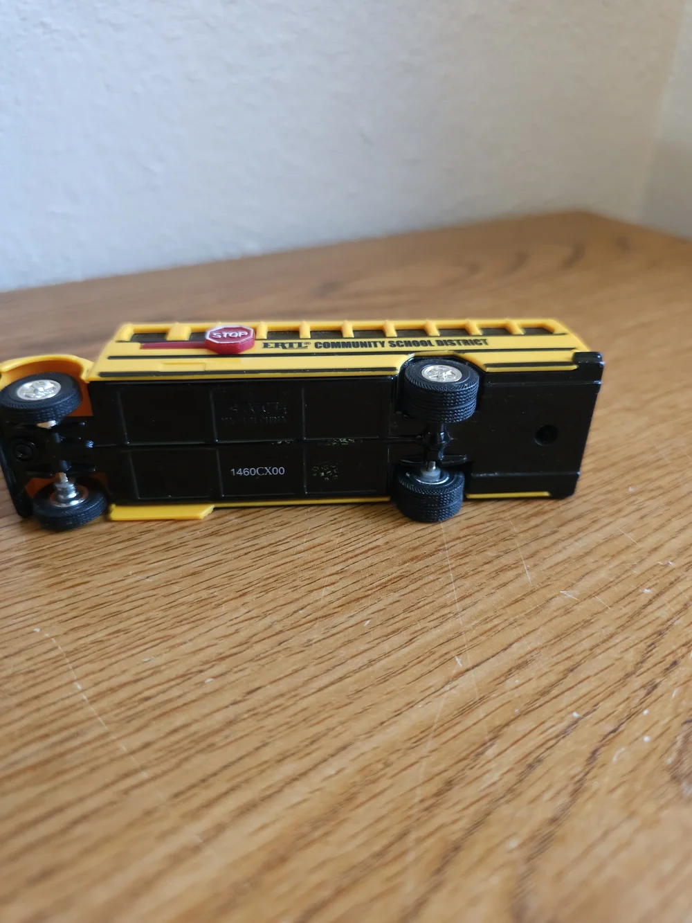 4/$10 Ertl school bus toy 5 inch